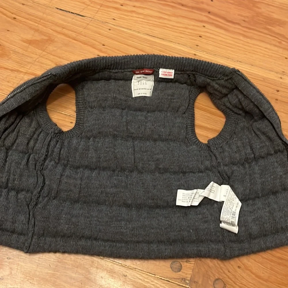 Zip up vest - Picture 3 of 5